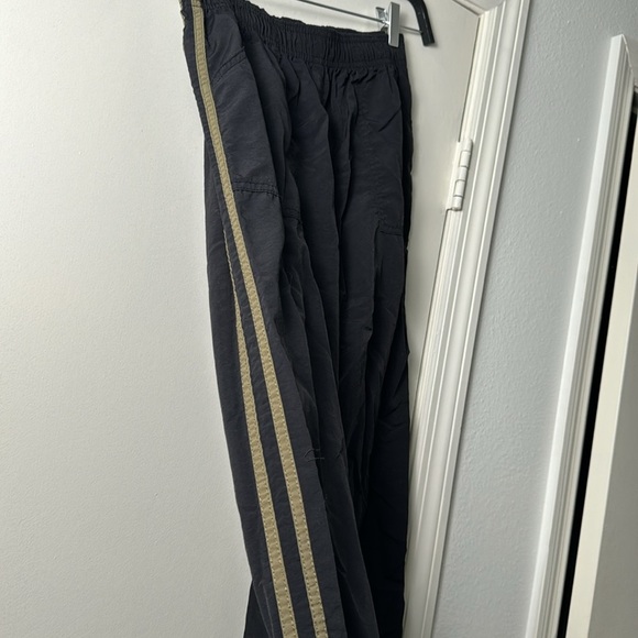 Revgear Black Pants w/ Strips Muay Thai Jui Jitsu Combat Warm Up Pants Size XS - Picture 3 of 7